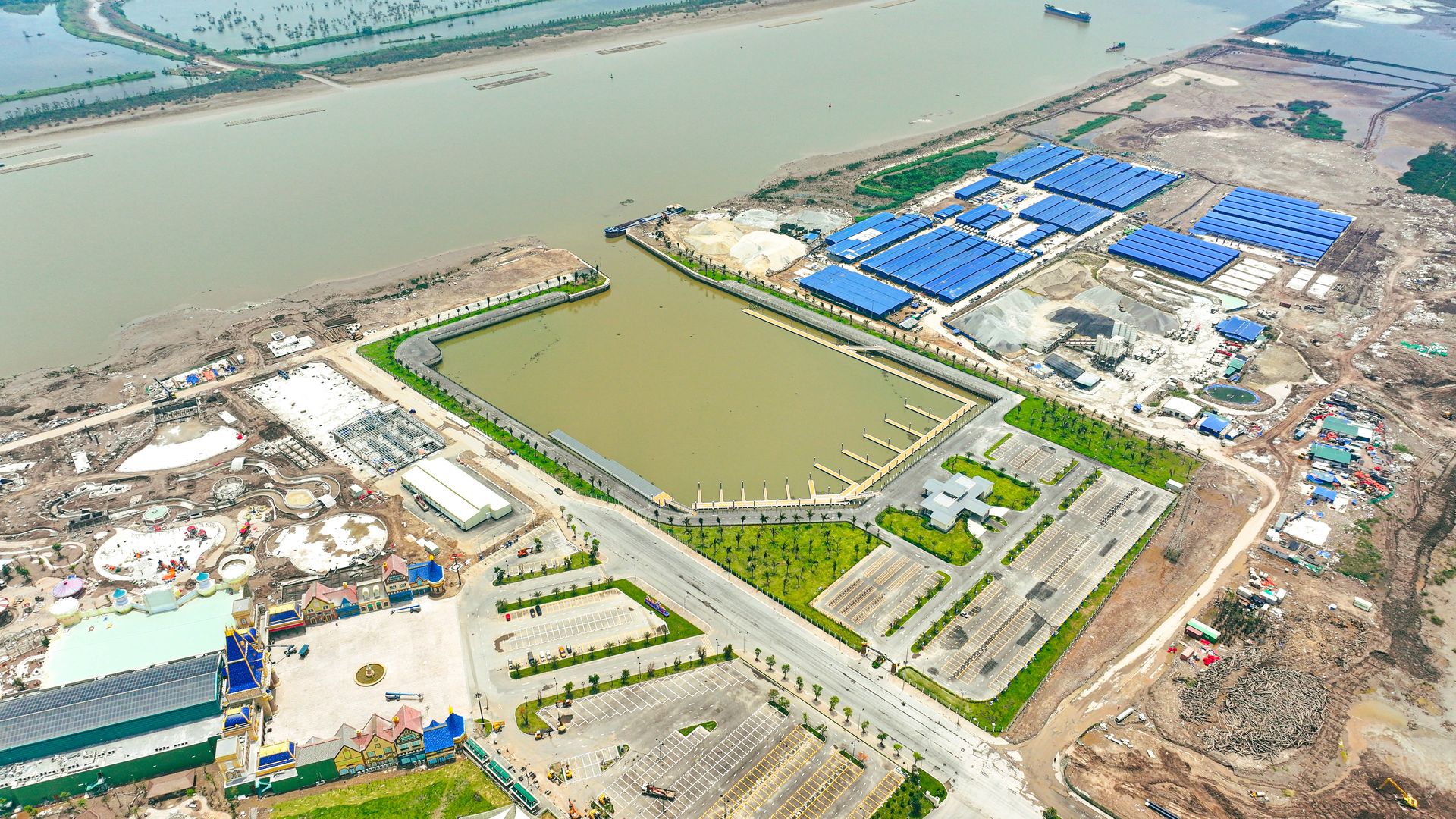 Bến du thuyền cao cấp
