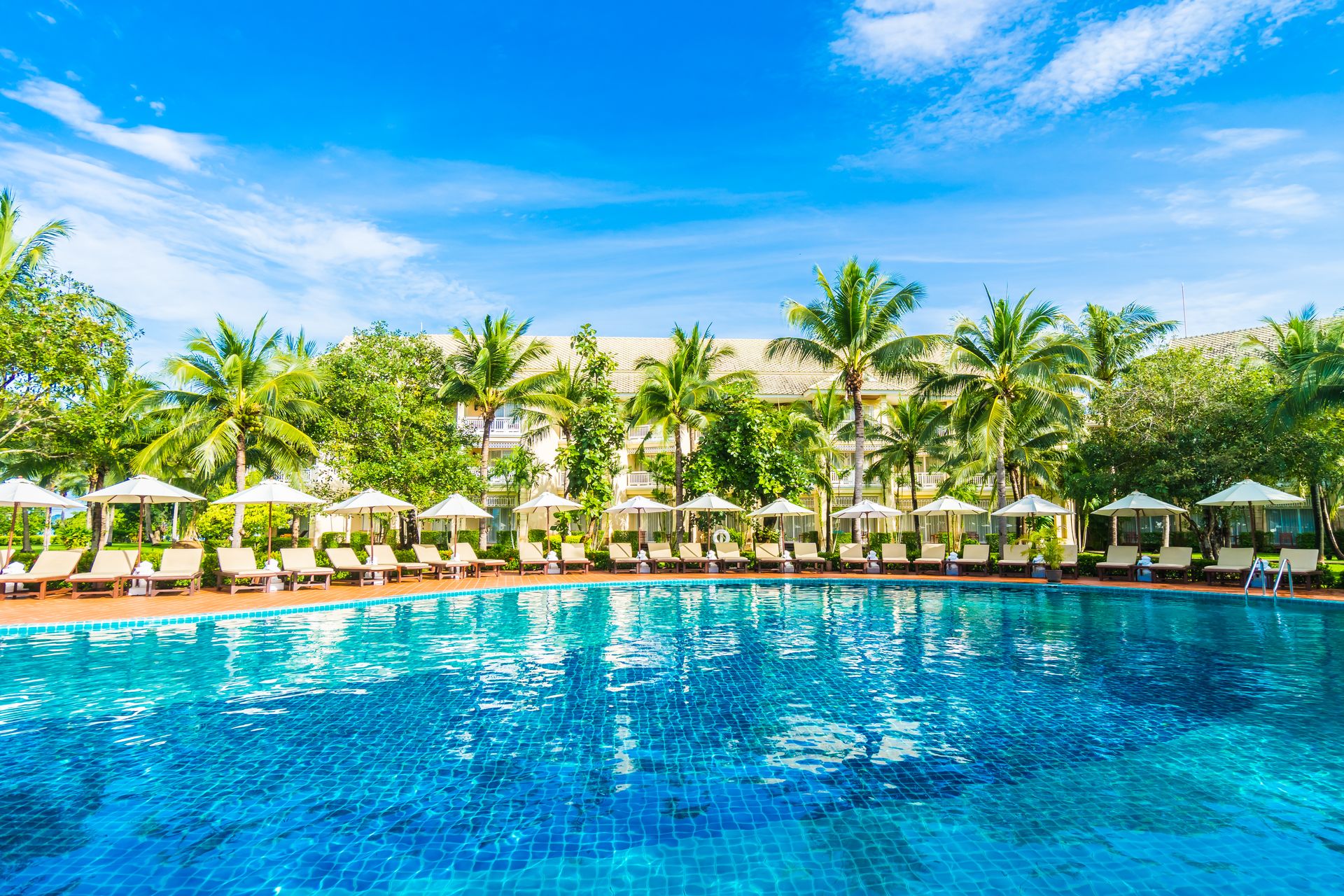 Hồ bơi resort Vinhomes Green City
