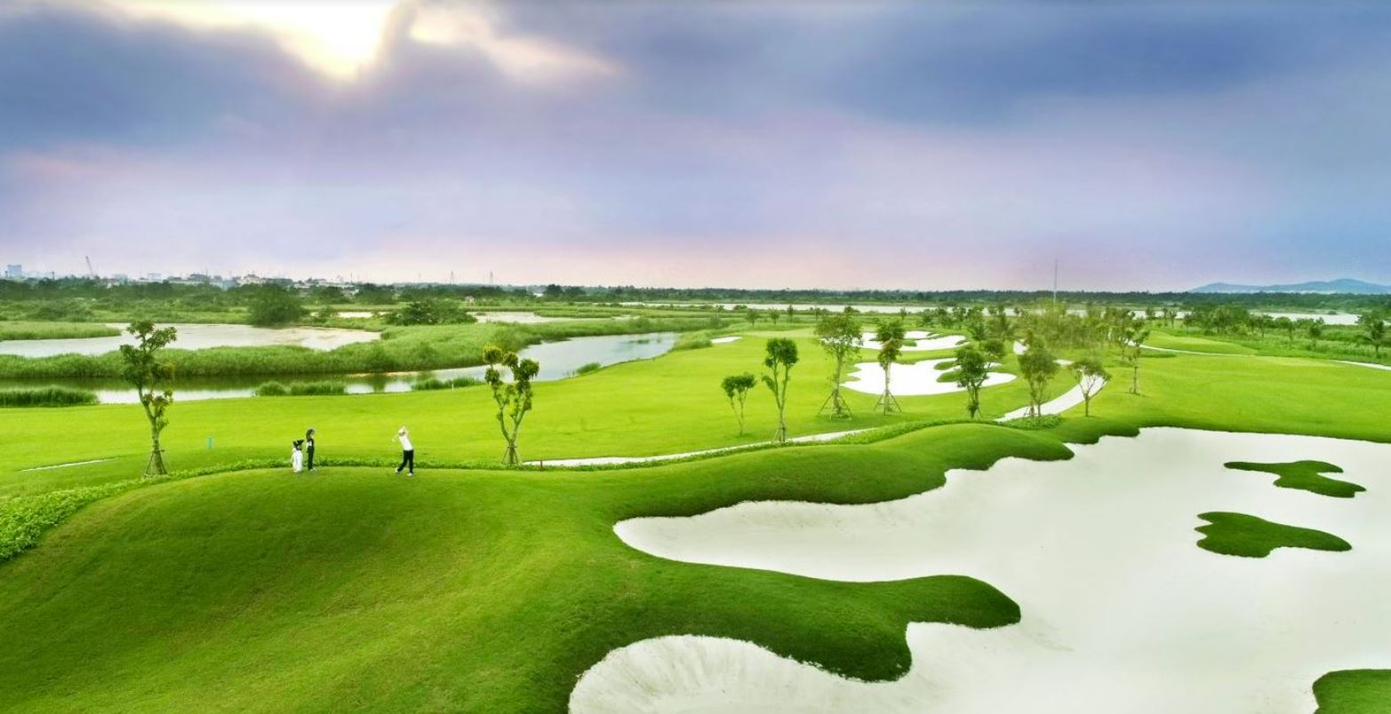 Sân golf 18 hố Vinhomes Green Paradise