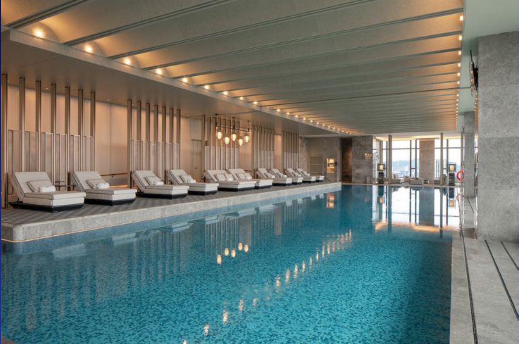 Bể bơi bốn mùa Sun Spana Tower