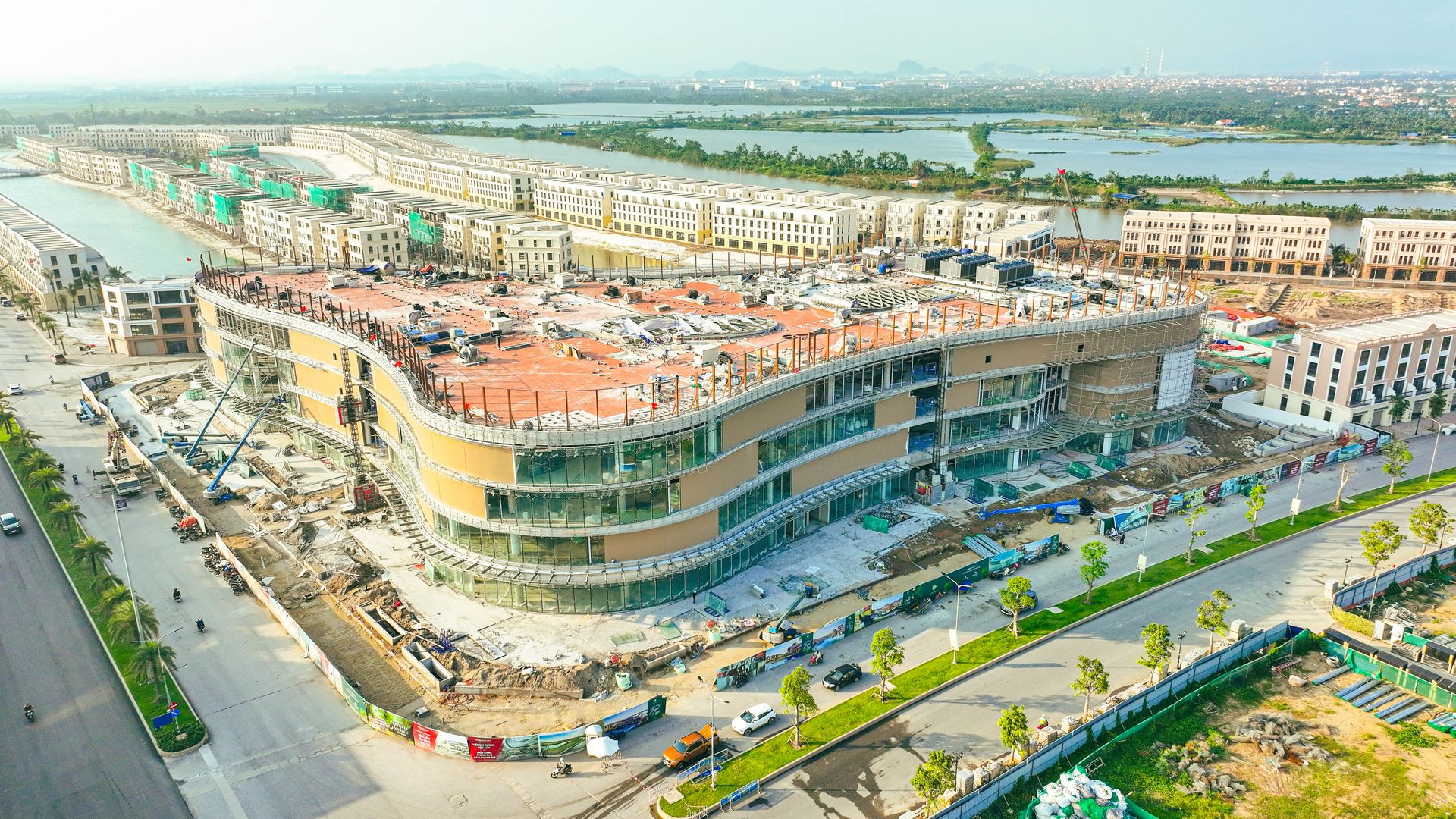 Vincom Mega Mall Royal Island