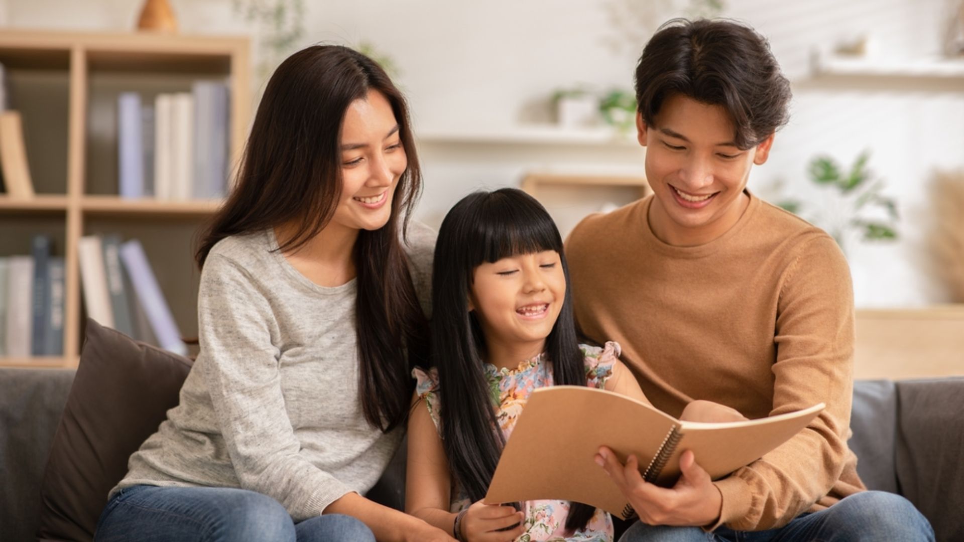 Ba-me-co-the-giup-be-hoc-tu-vung-tieng-anh-trong-giao-tiep-nhu-the-nao