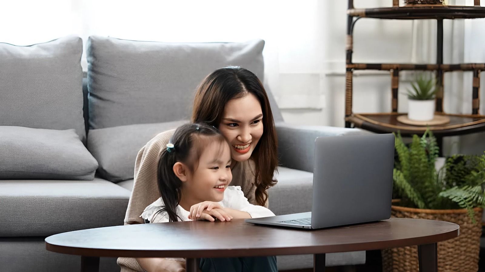 Bí quyết giúp cha mẹ đồng hành cùng con học phần mềm lập trình