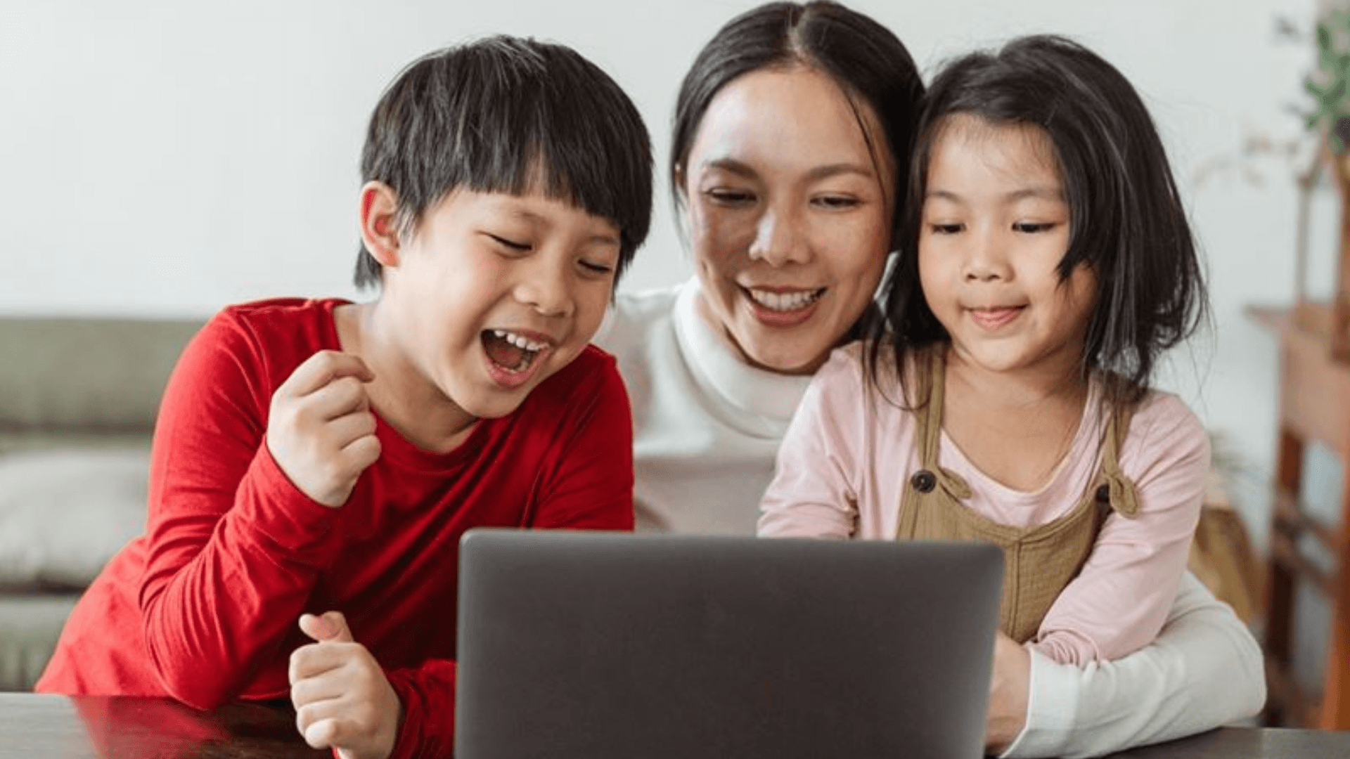 Cha mẹ đồng hành cùng con học qua game Tiếng Anh