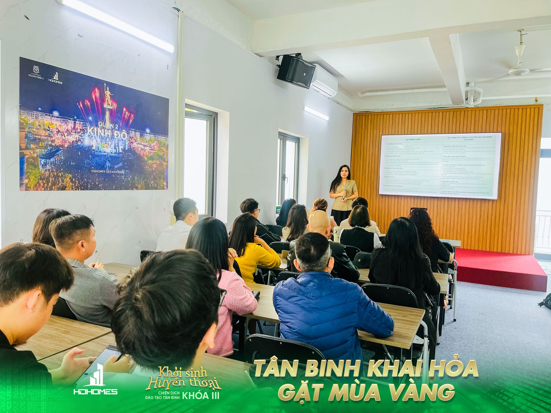 Chủ tịch HĐQT Đỗ Thị Ngọc Trâm chia sẻ những kinh nghiệm thực chiến cho các tân binh mới.